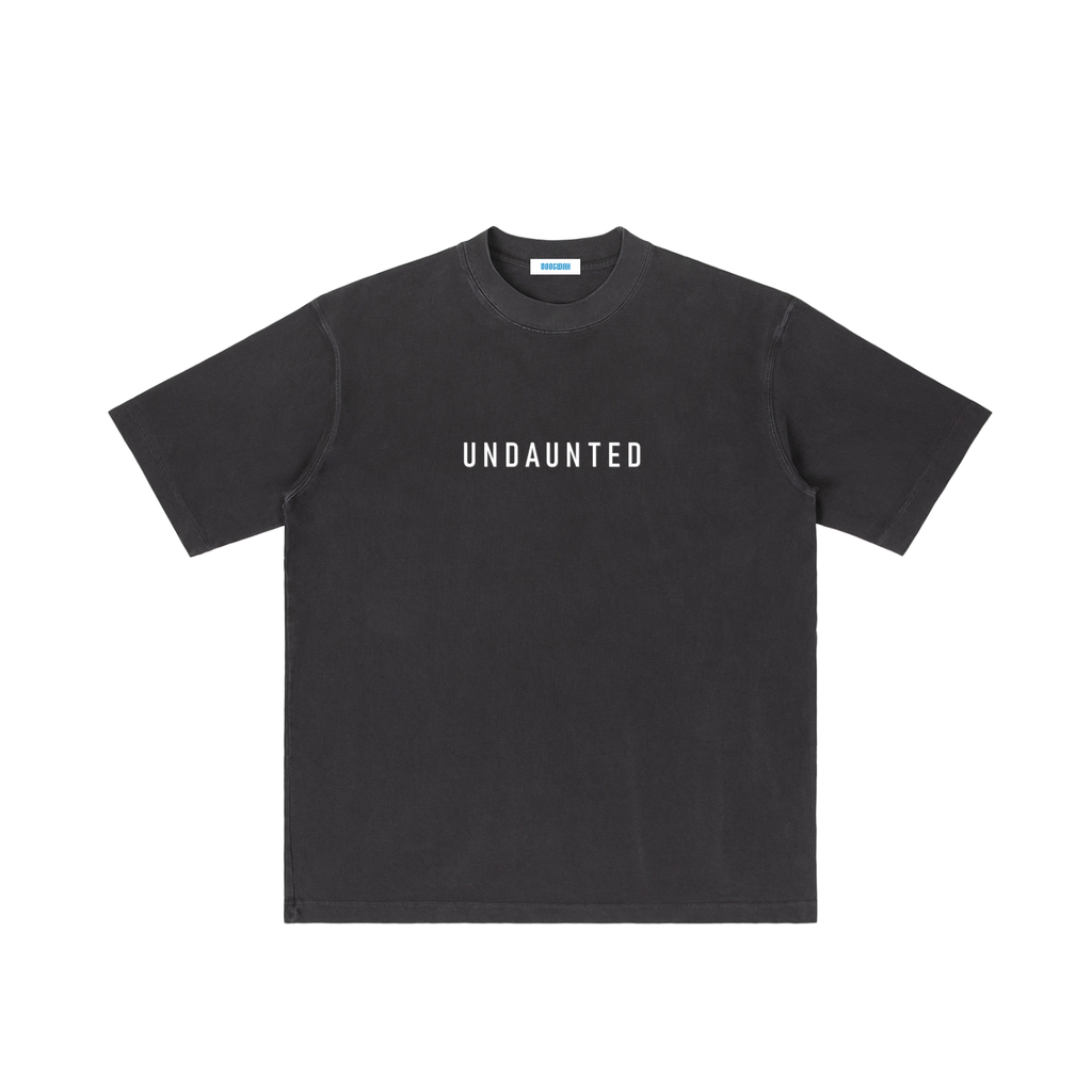 เสื้อยืดสตรีทแวร์ทรงโอเวอร์ไซส์ "Undaunted"