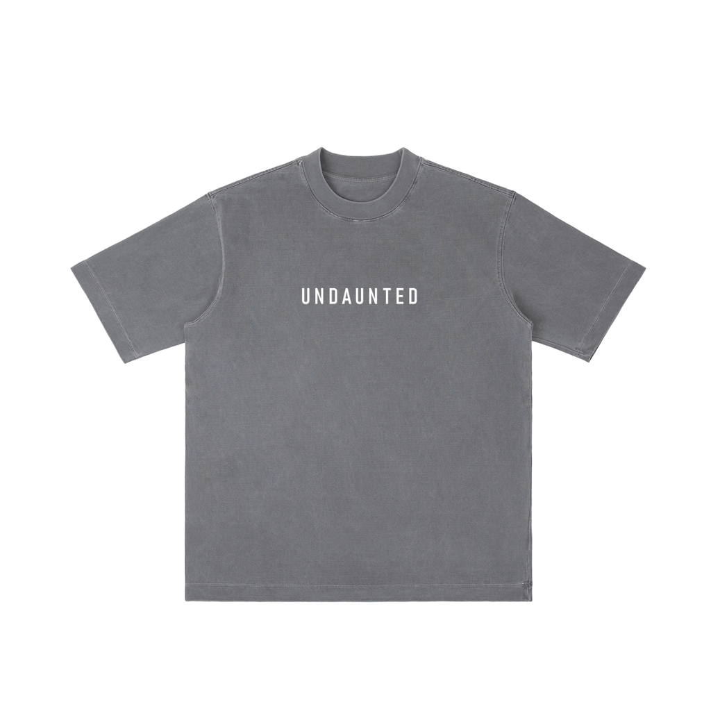 เสื้อยืดสตรีทแวร์ทรงโอเวอร์ไซส์ "Undaunted"